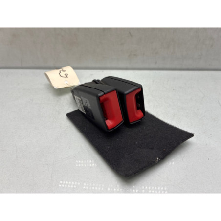 Attache ceinture arriere gauche AUDI TT 2 Photo n°1