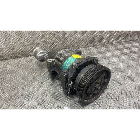 Compresseur clim RENAULT LAGUNA 1 Photo n°1
