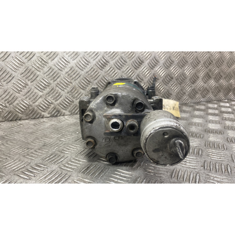 Compresseur clim RENAULT LAGUNA 1 Photo n°3