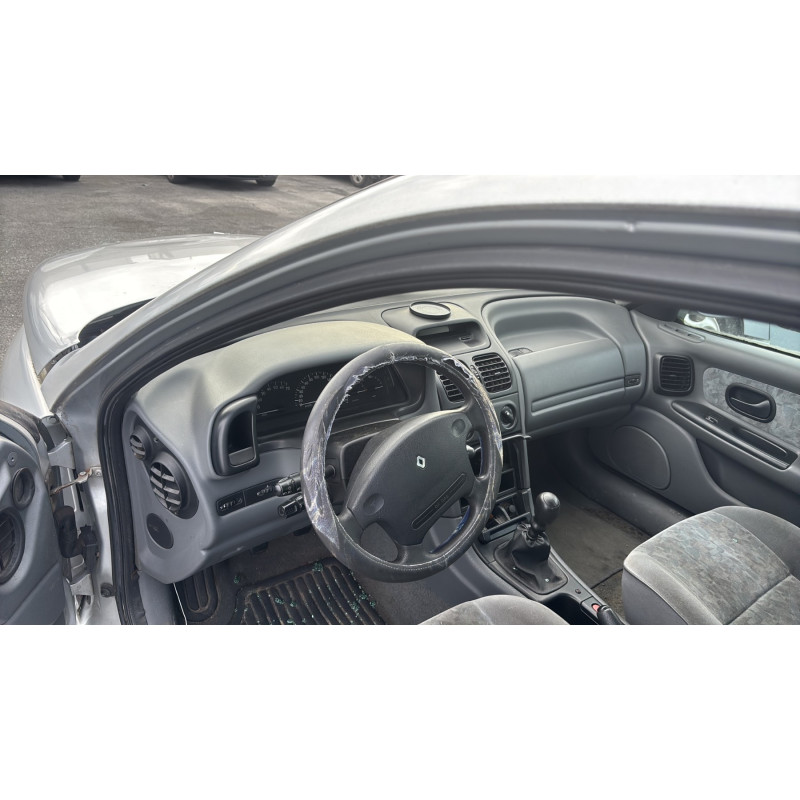 Pare soleil gauche RENAULT LAGUNA 1 Photo n°15