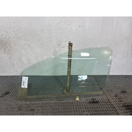 Vitre avant gauche PEUGEOT 107