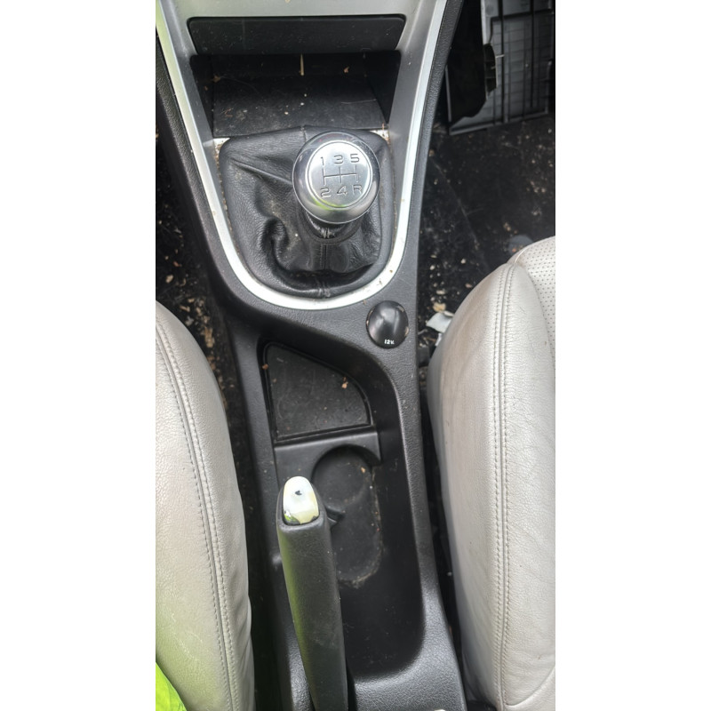 Attache ceinture avant gauche PEUGEOT 307 Photo n°20