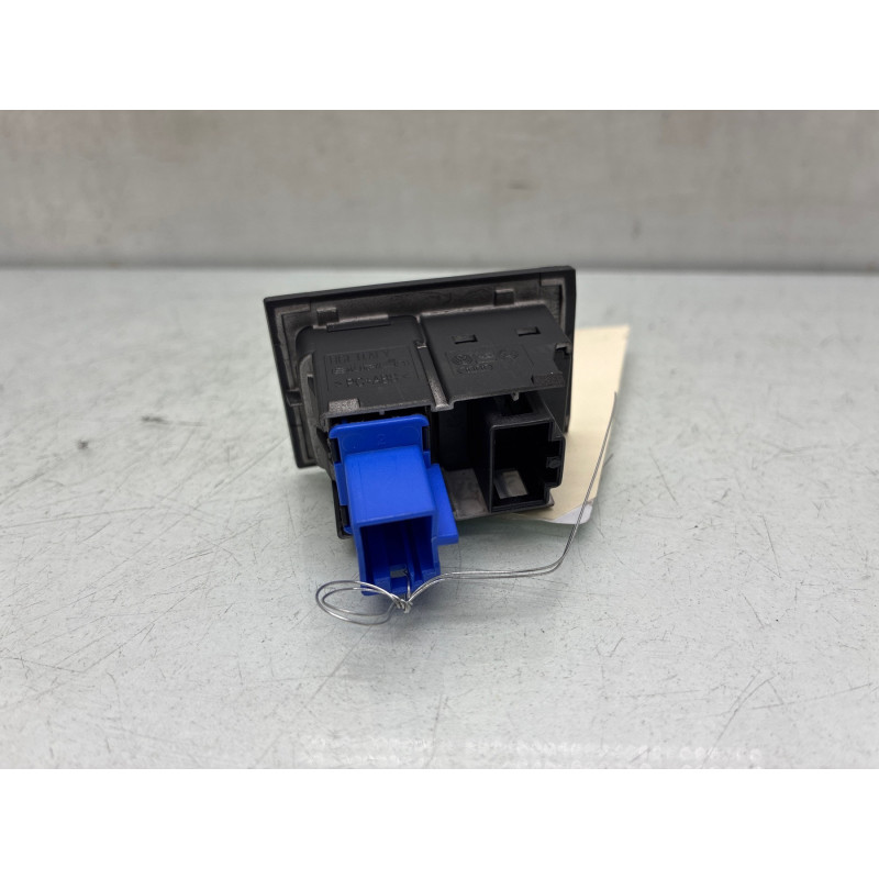 Bouton de warning VOLKSWAGEN GOLF 7 Photo n°3