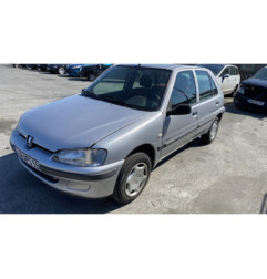 Poignee interieur avant droit PEUGEOT 106