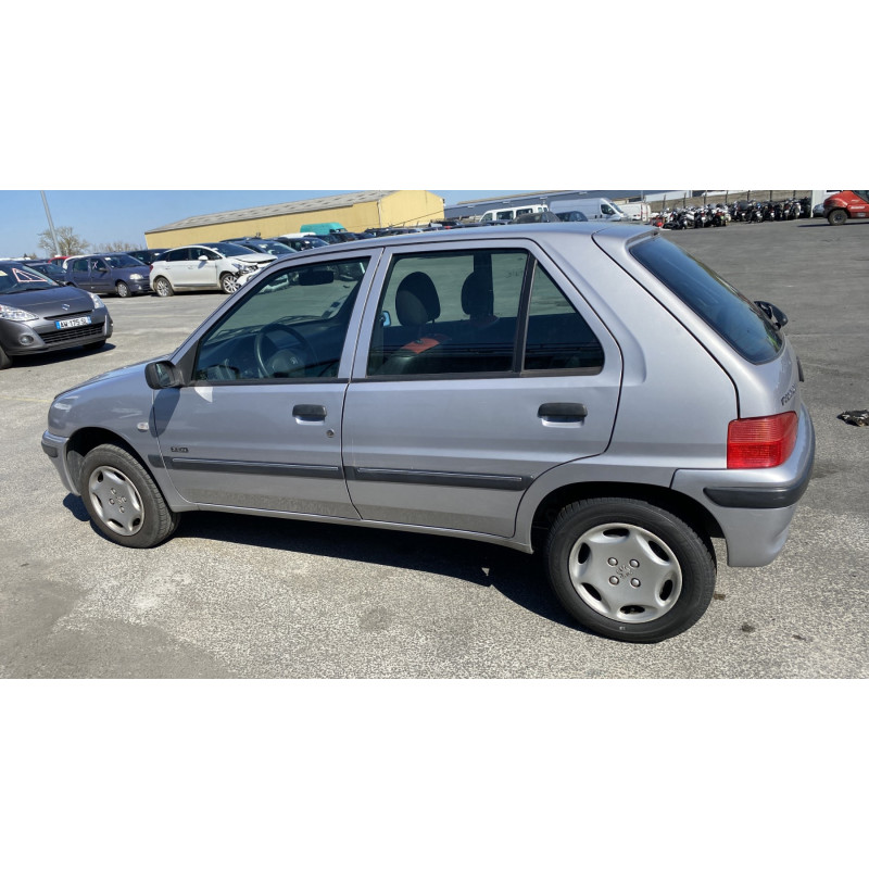 Poignee interieur avant droit PEUGEOT 106 Photo n°10
