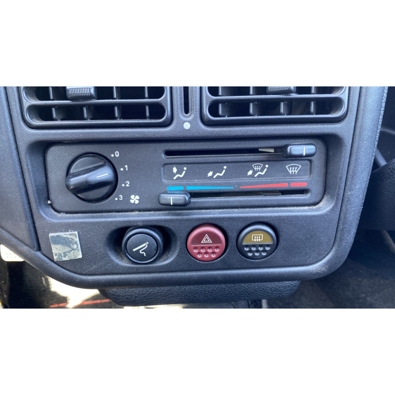 Poignee interieur avant droit PEUGEOT 106 Photo n°20