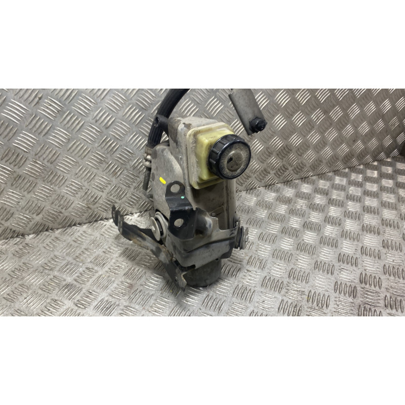 Pompe de direction RENAULT LAGUNA 3 Photo n°4