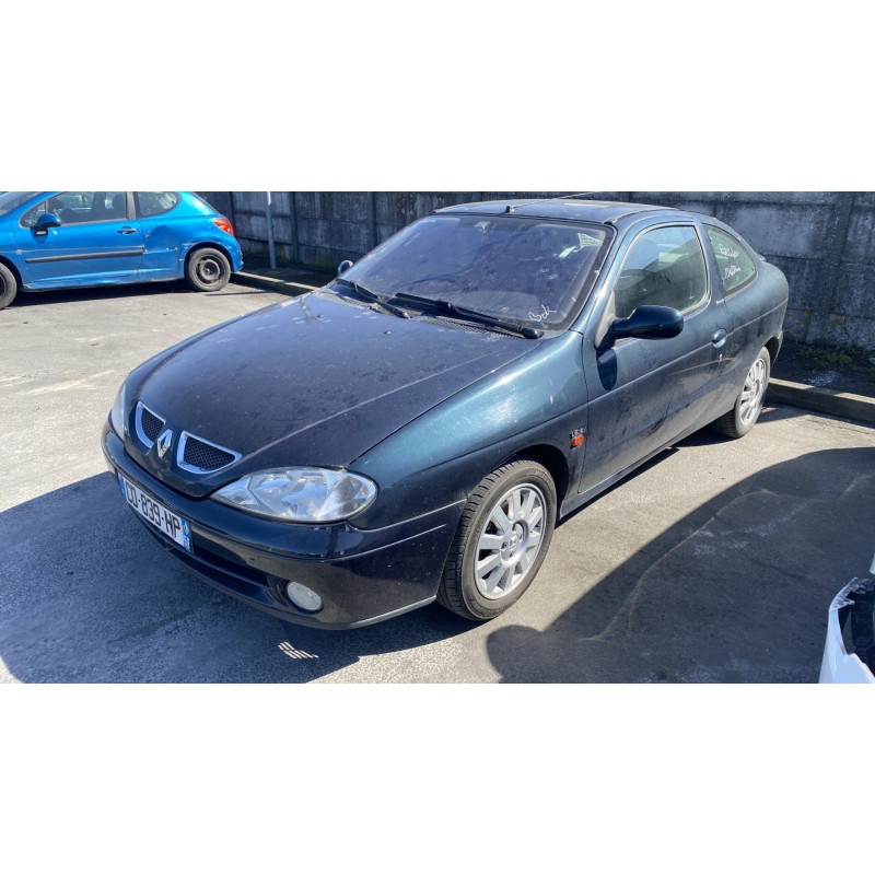 Pompe de direction RENAULT MEGANE 1 Photo n°5