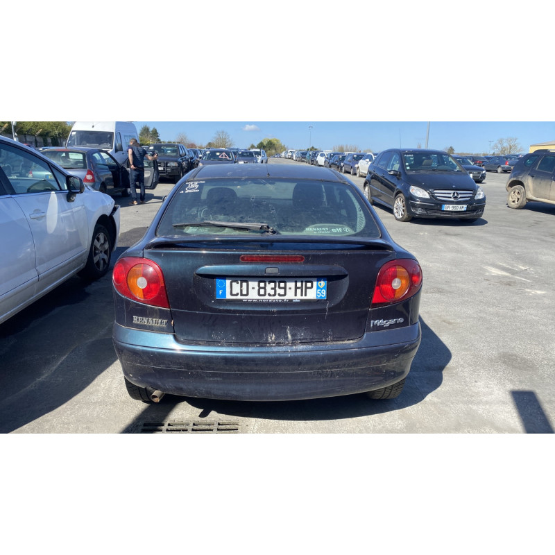 Pompe de direction RENAULT MEGANE 1 Photo n°9