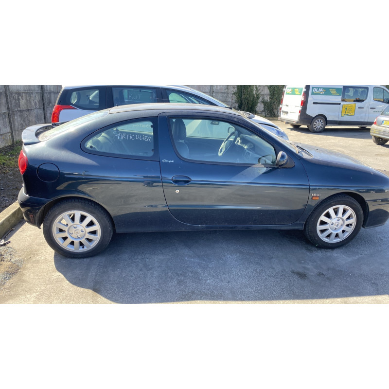 Pompe de direction RENAULT MEGANE 1 Photo n°10
