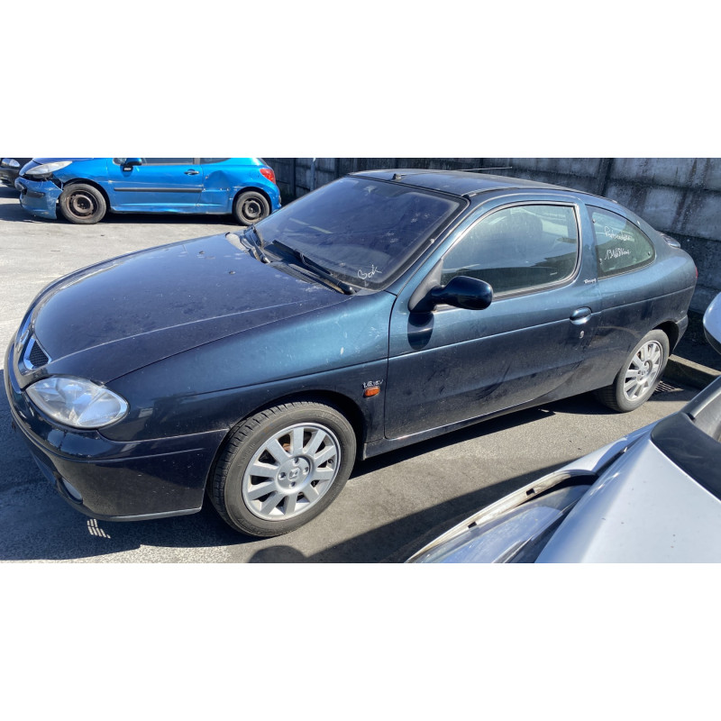 Pompe de direction RENAULT MEGANE 1 Photo n°11