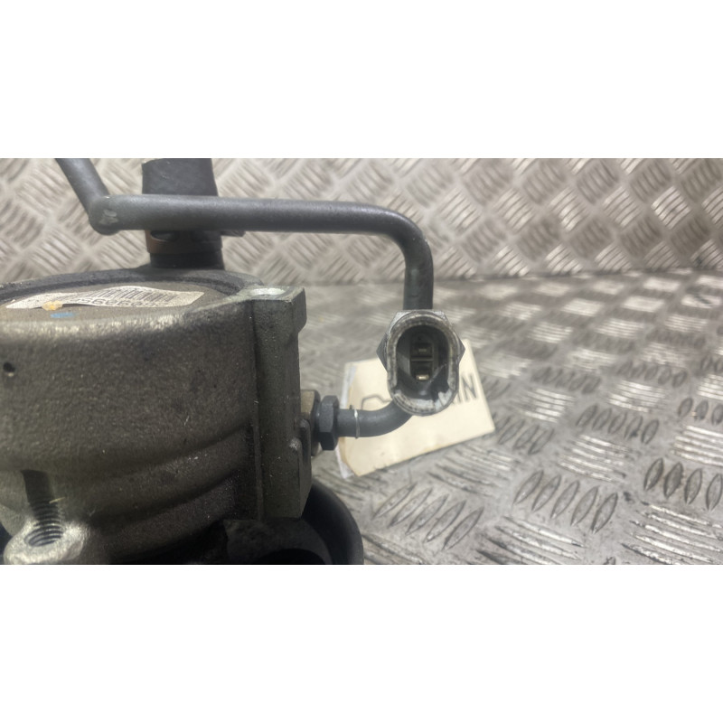 Pompe de direction RENAULT SCENIC 1 Photo n°3