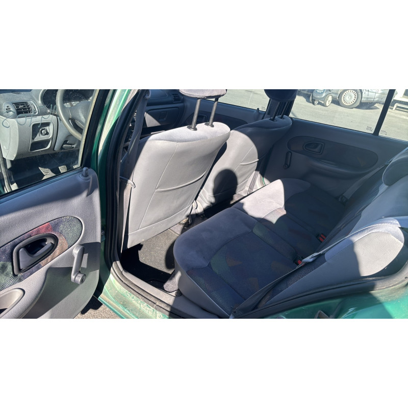 Pompe de direction RENAULT CLIO 2 Photo n°14