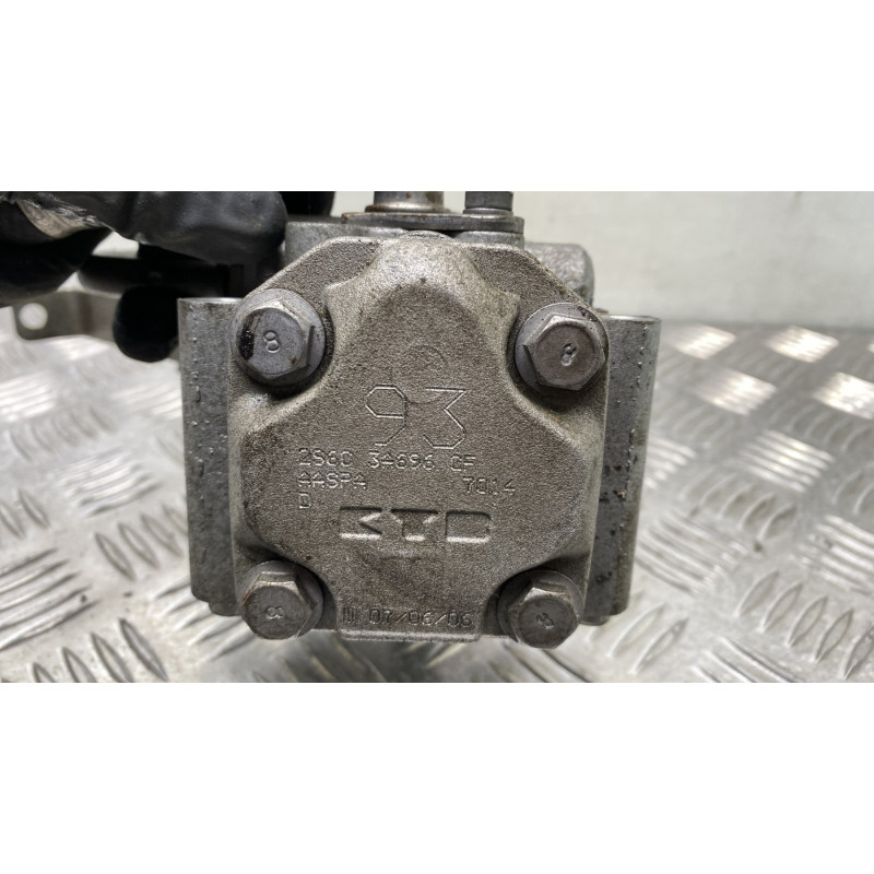 Pompe de direction FORD FIESTA 5 Photo n°4
