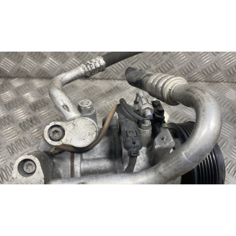 Compresseur clim BMW SERIE 1 F20 Photo n°4