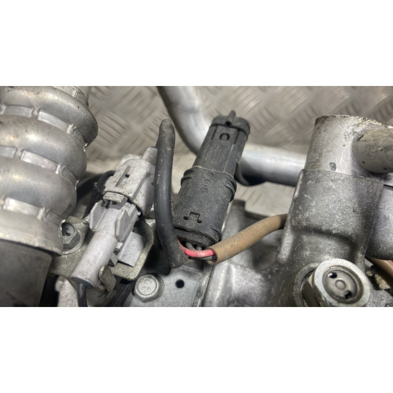 Compresseur clim BMW SERIE 1 F20 Photo n°5