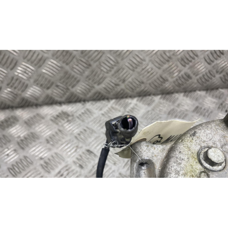 Compresseur clim FORD FIESTA 6 Photo n°3