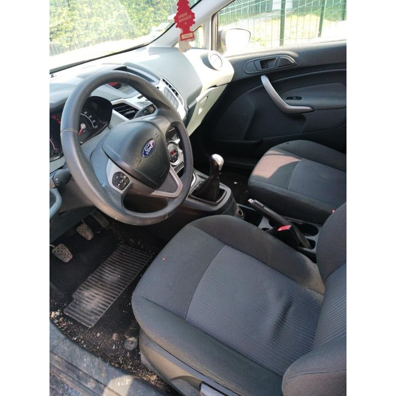 Compresseur clim FORD FIESTA 6 Photo n°4