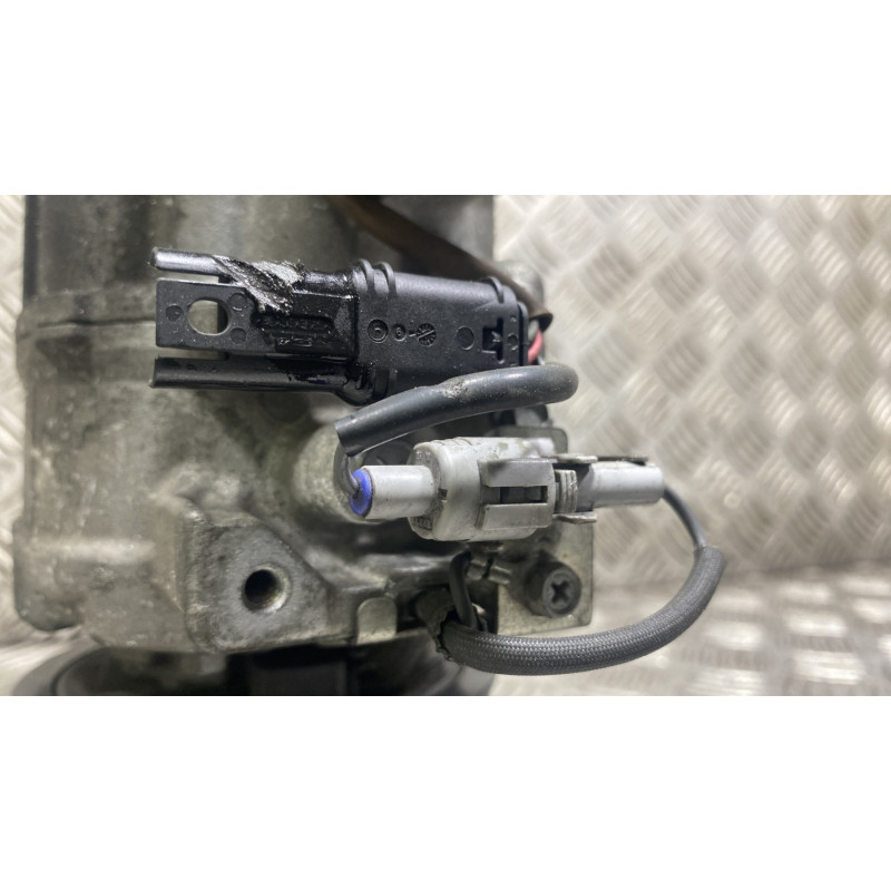 Compresseur clim BMW SERIE 5 F11 Photo n°5