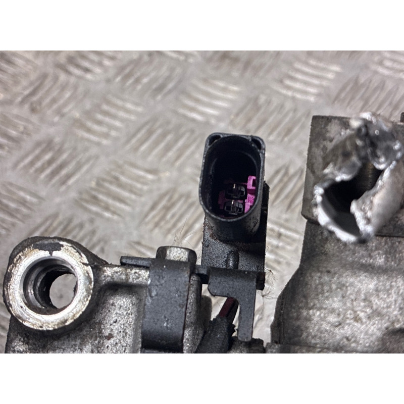 Compresseur clim AUDI A6 3 Photo n°4