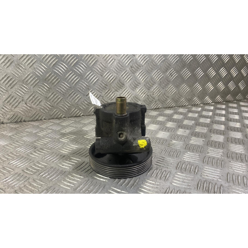 Pompe de direction OPEL VIVARO 1 Photo n°1