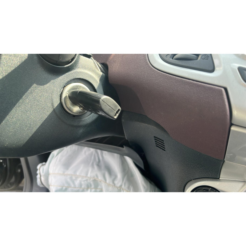 Compresseur clim FORD FIESTA 6 Photo n°9