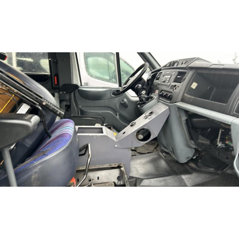 Compresseur clim FORD TRANSIT 4 Photo n°8