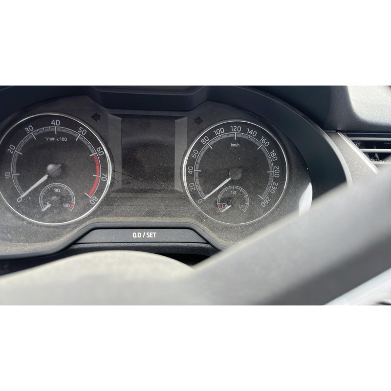 Compresseur clim SKODA OCTAVIA 3 Photo n°16