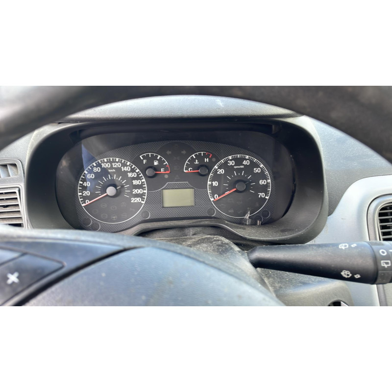 Compresseur clim FIAT GRANDE PUNTO Photo n°13