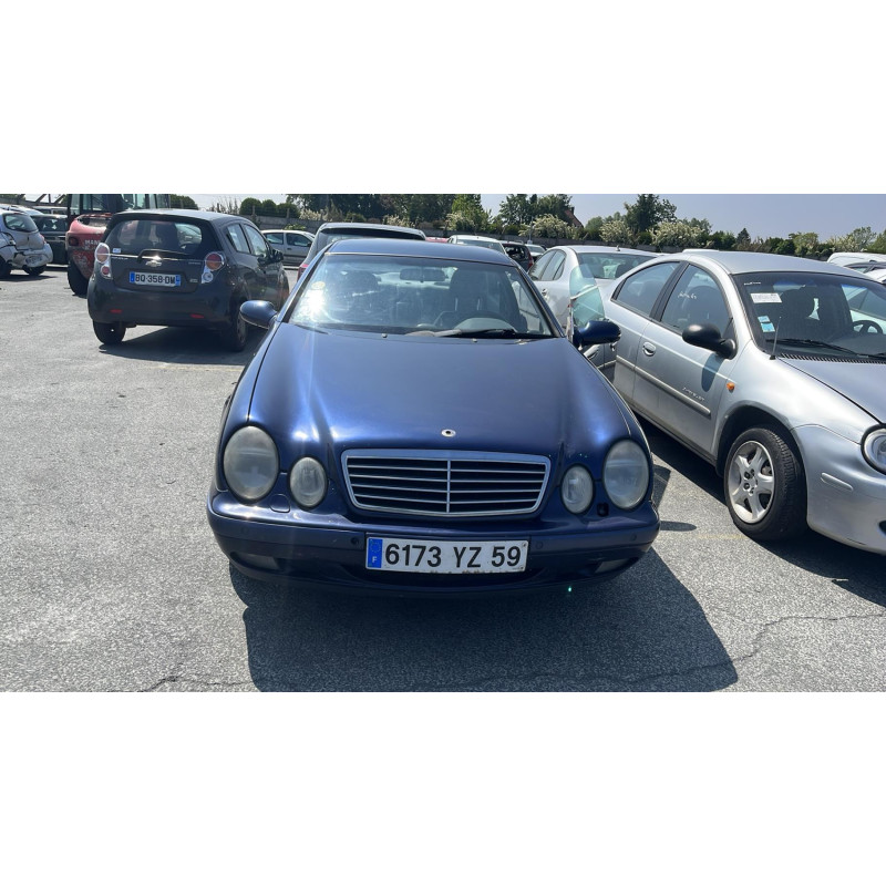 Pompe de direction MERCEDES CLASSE CLK 208 Photo n°8