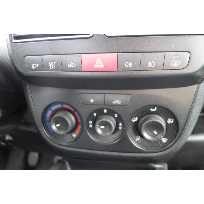 Compresseur clim FIAT DOBLO 2 Photo n°11