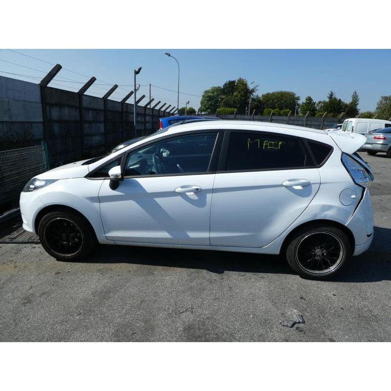 Compresseur clim FORD FIESTA 6 Photo n°4