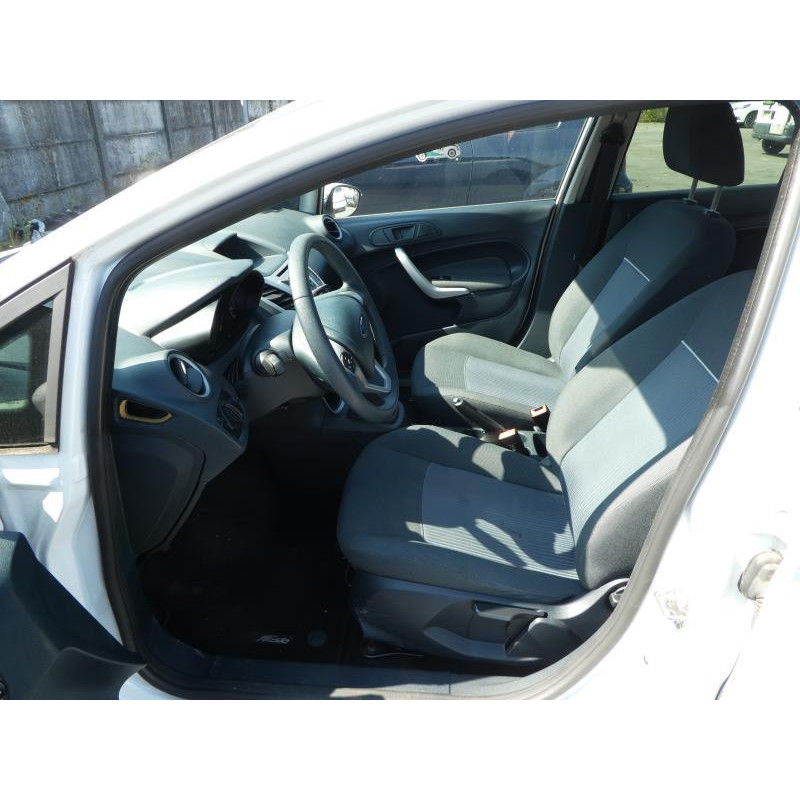 Compresseur clim FORD FIESTA 6 Photo n°10