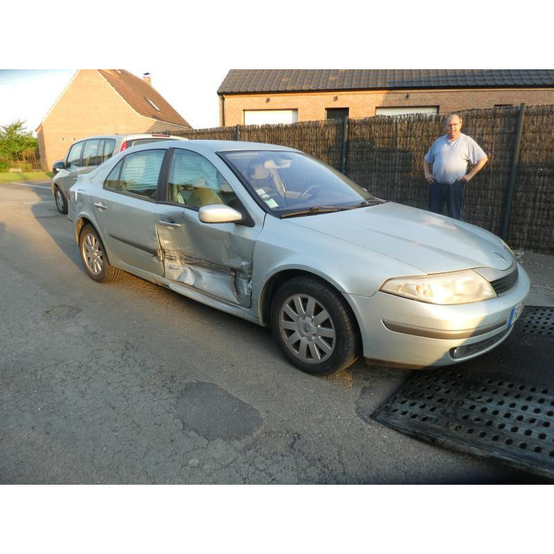 Compresseur clim RENAULT LAGUNA 2 Photo n°7