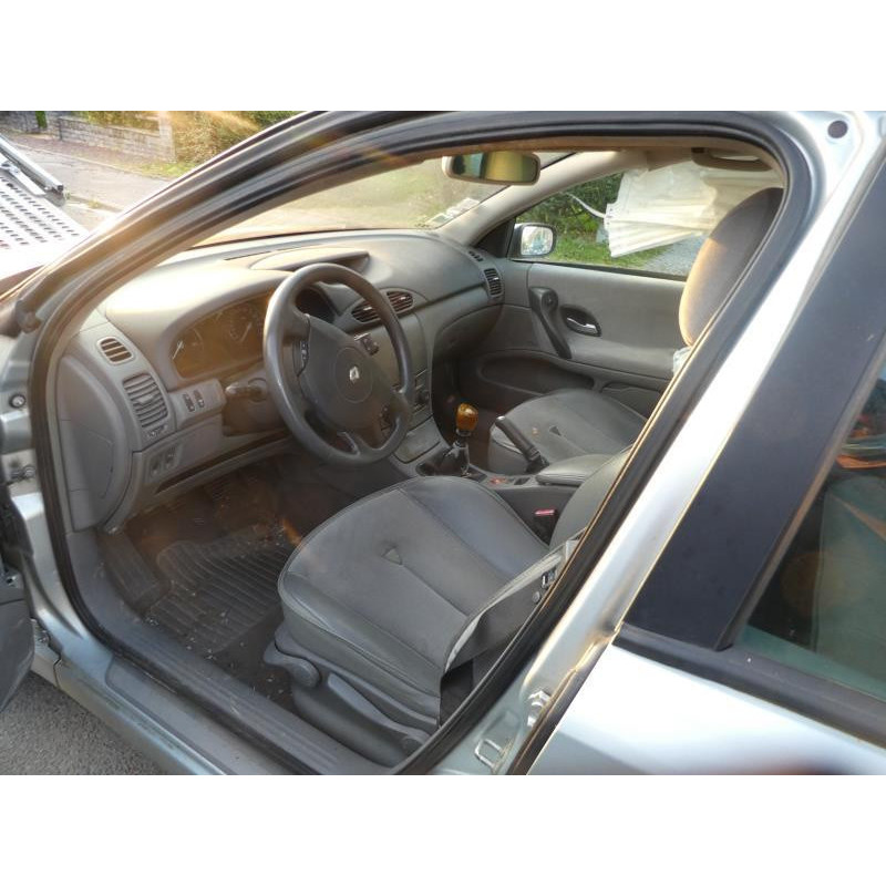 Compresseur clim RENAULT LAGUNA 2 Photo n°9