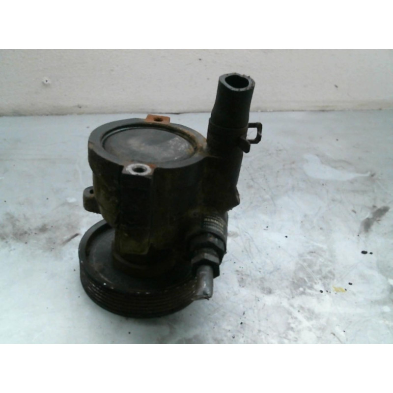 Pompe de direction RENAULT LAGUNA 1 Photo n°3
