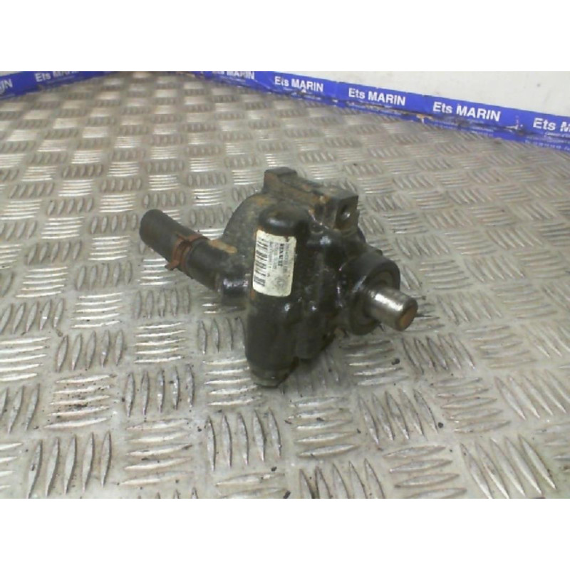 Pompe de direction RENAULT LAGUNA 1 Photo n°1