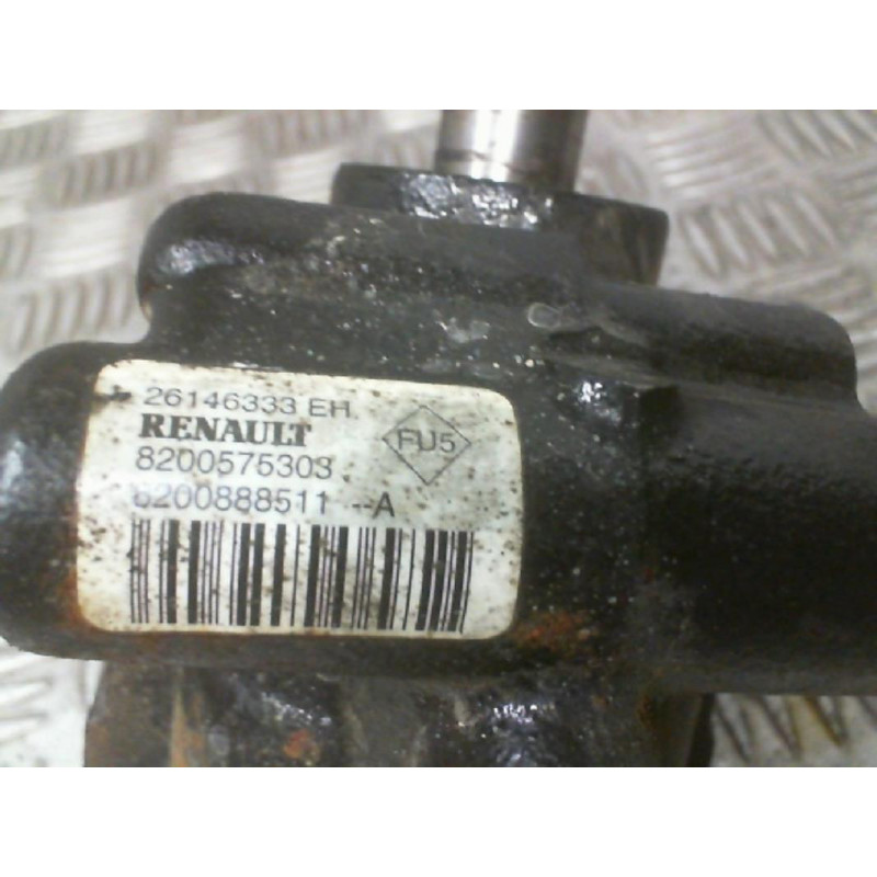 Pompe de direction RENAULT LAGUNA 1 Photo n°3