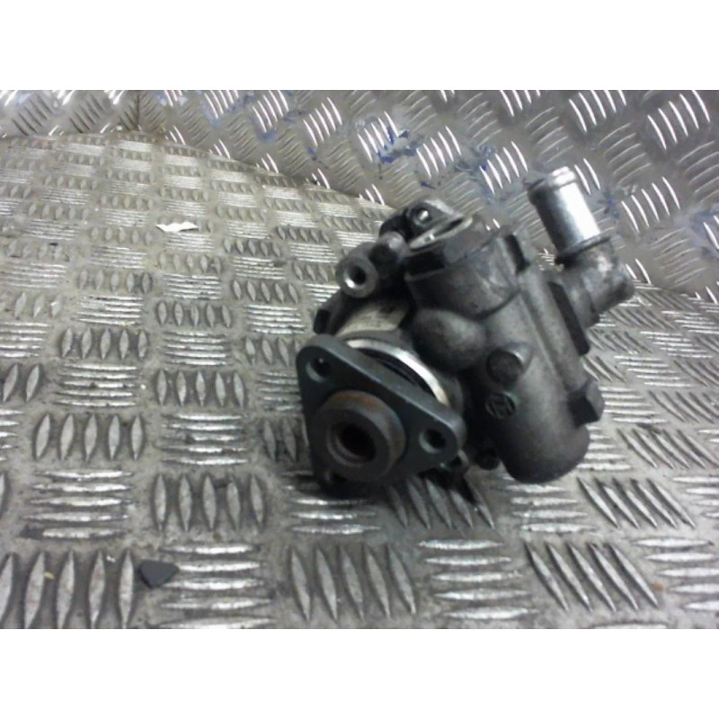 Pompe de direction AUDI A4 1 Photo n°2