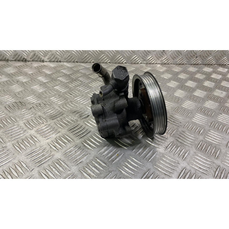 Pompe de direction VOLKSWAGEN PASSAT 4 Photo n°3