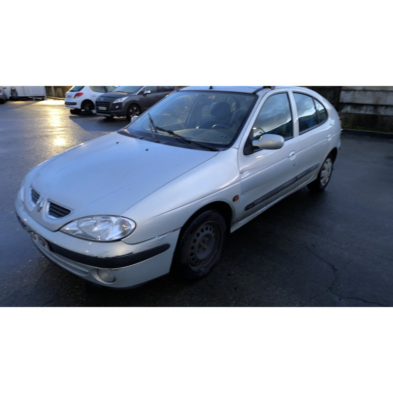 Pompe de direction RENAULT MEGANE 1 Photo n°4