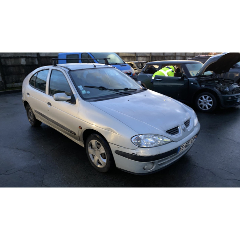 Pompe de direction RENAULT MEGANE 1 Photo n°5