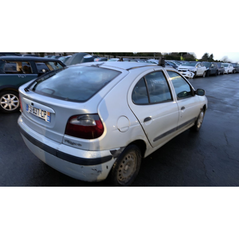 Pompe de direction RENAULT MEGANE 1 Photo n°6