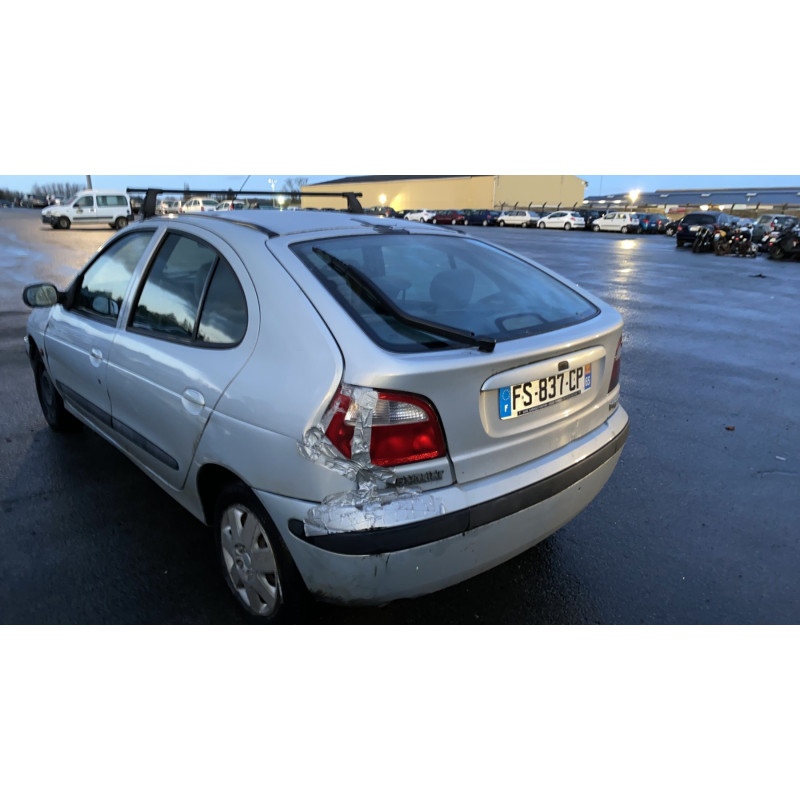 Pompe de direction RENAULT MEGANE 1 Photo n°7