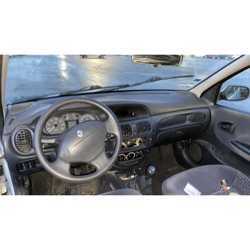 Pompe de direction RENAULT MEGANE 1 Photo n°17
