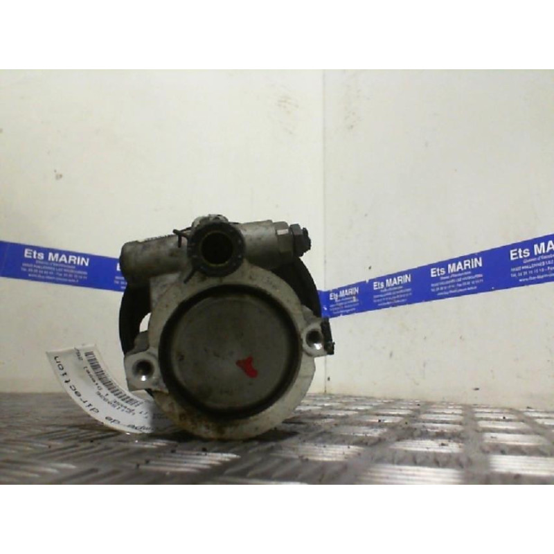 Pompe de direction RENAULT LAGUNA 2 Photo n°2