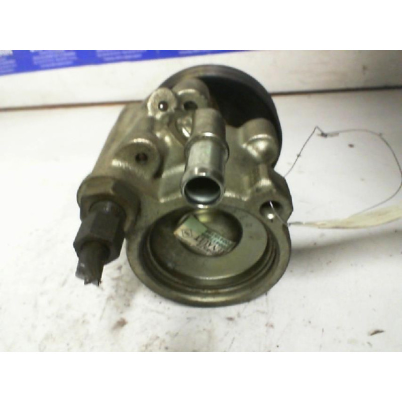 Pompe de direction RENAULT MEGANE 1 Photo n°3