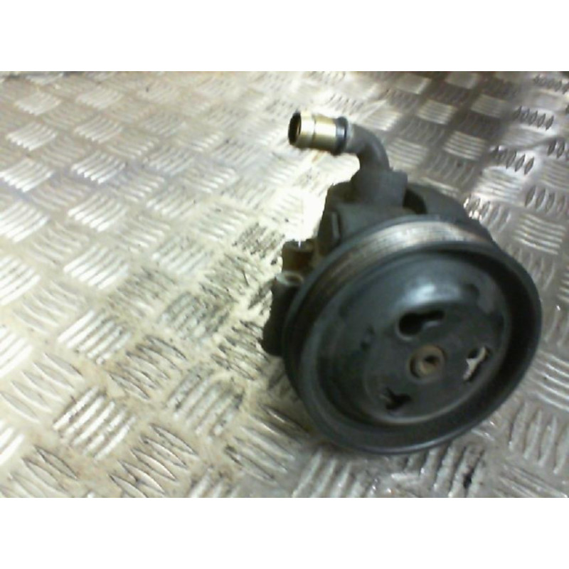 Pompe de direction FORD FIESTA 4 Photo n°2