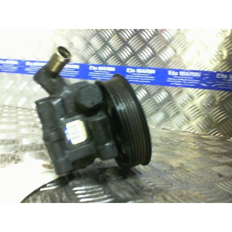Pompe de direction FORD MONDEO 1 Photo n°2