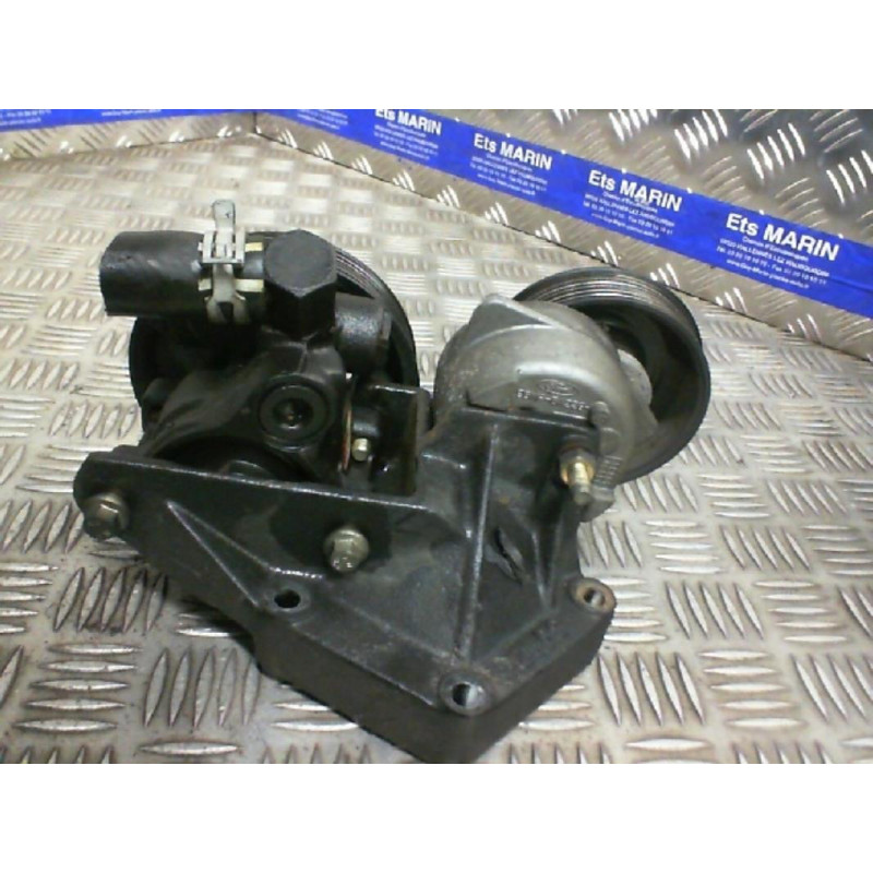 Pompe de direction FORD FIESTA 4 Photo n°2